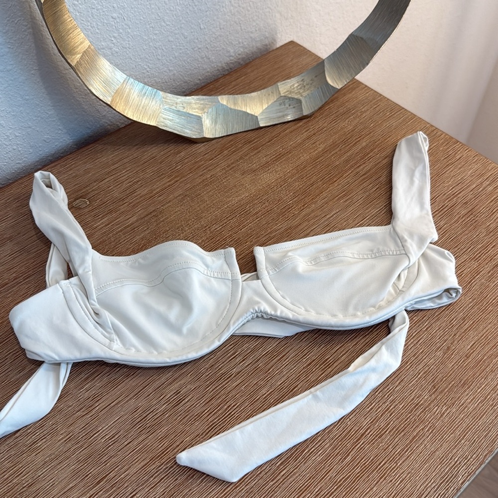 nwt L*SPACE CAMELLIA Bikini Swim Top in Cream - Picture 9 of 9